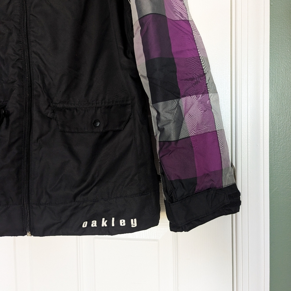 Oakley Ski/Snowboard Jacket - Picture 2 of 3